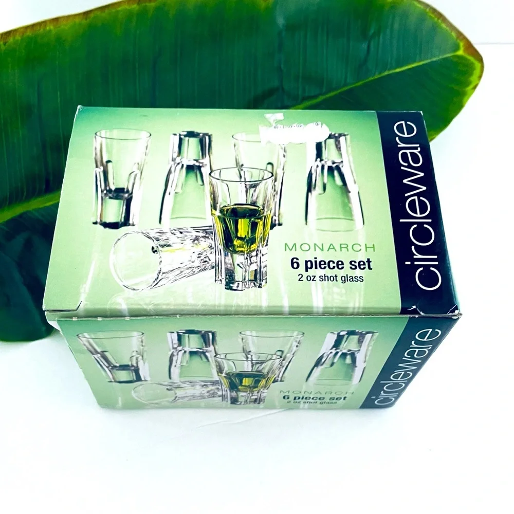 Circleware Monarch Made in Italy 6 piece set of 2 oz. Shot glasses NWT